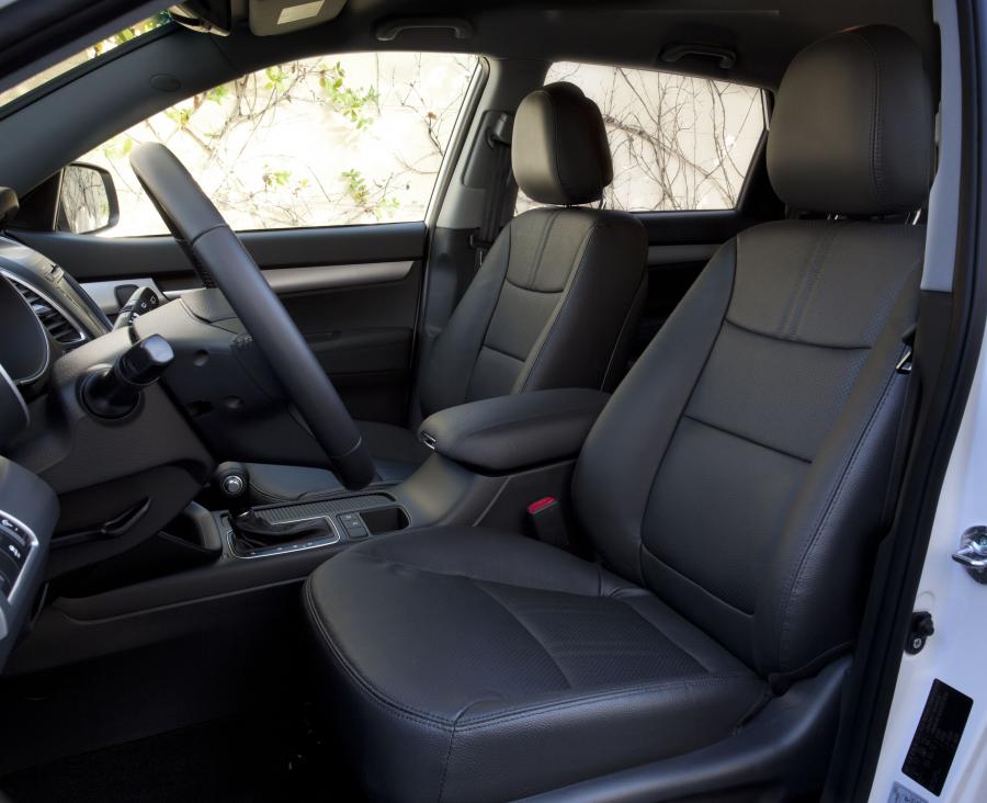  Kia Sorento 2013 года  (EU) (фото 18 из 85)